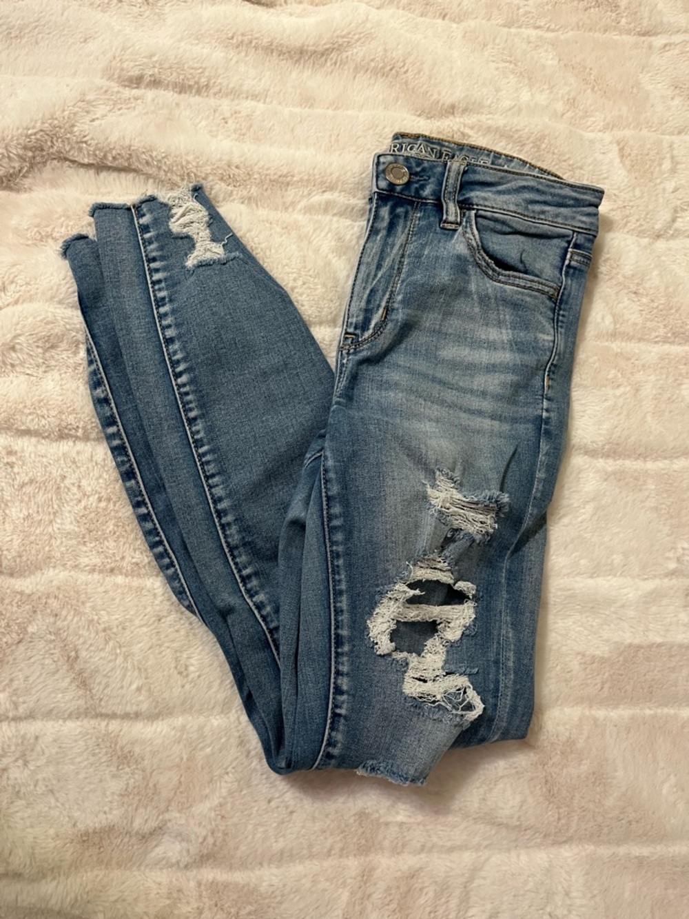 American Eagle Outfitters Light Blue Distressed Skinny Jeans